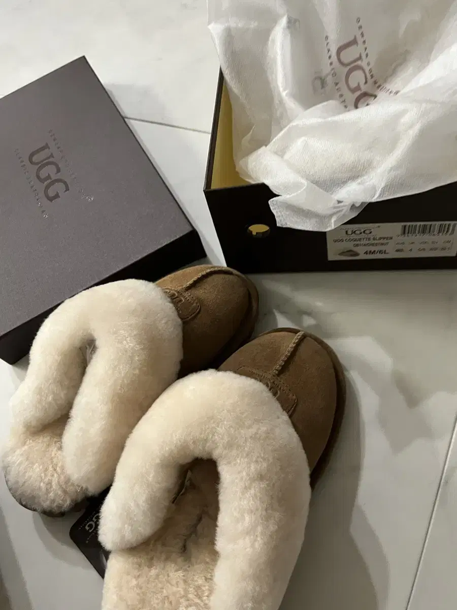 [새상품] UGG 어그 코케트 슬리퍼 체스트넛 230